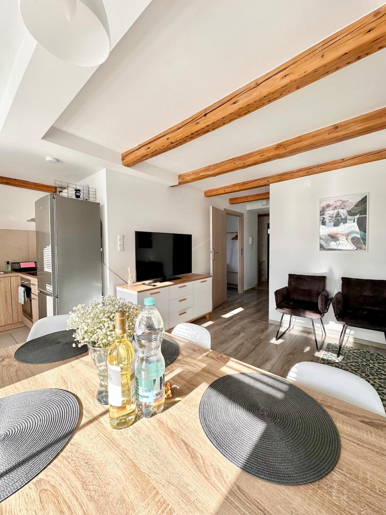 Klimatyczny Apartament Nr 8 Z Widokiem Na Gory Sowie Биелава Екстериор снимка