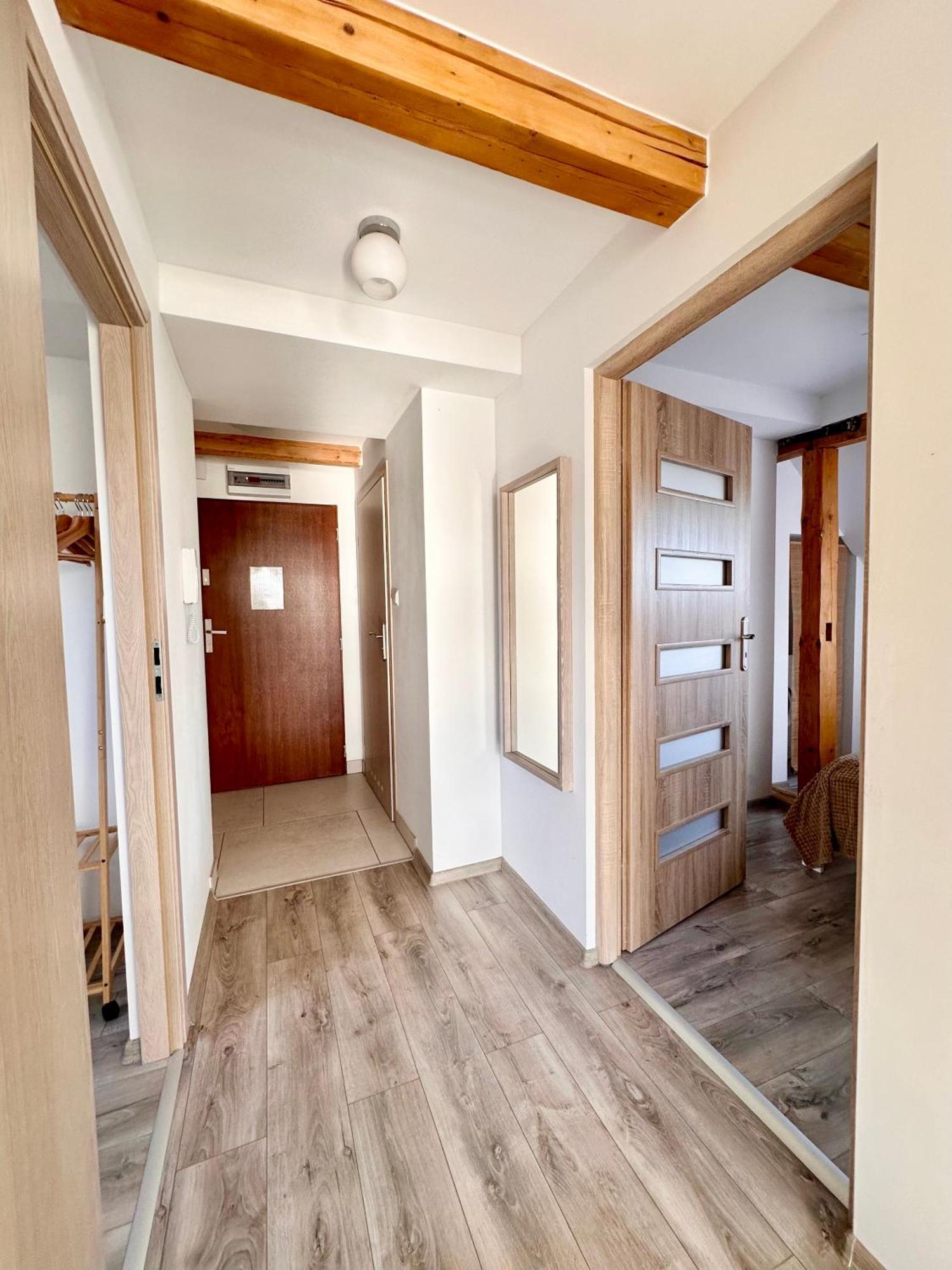 Klimatyczny Apartament Nr 8 Z Widokiem Na Gory Sowie Биелава Екстериор снимка