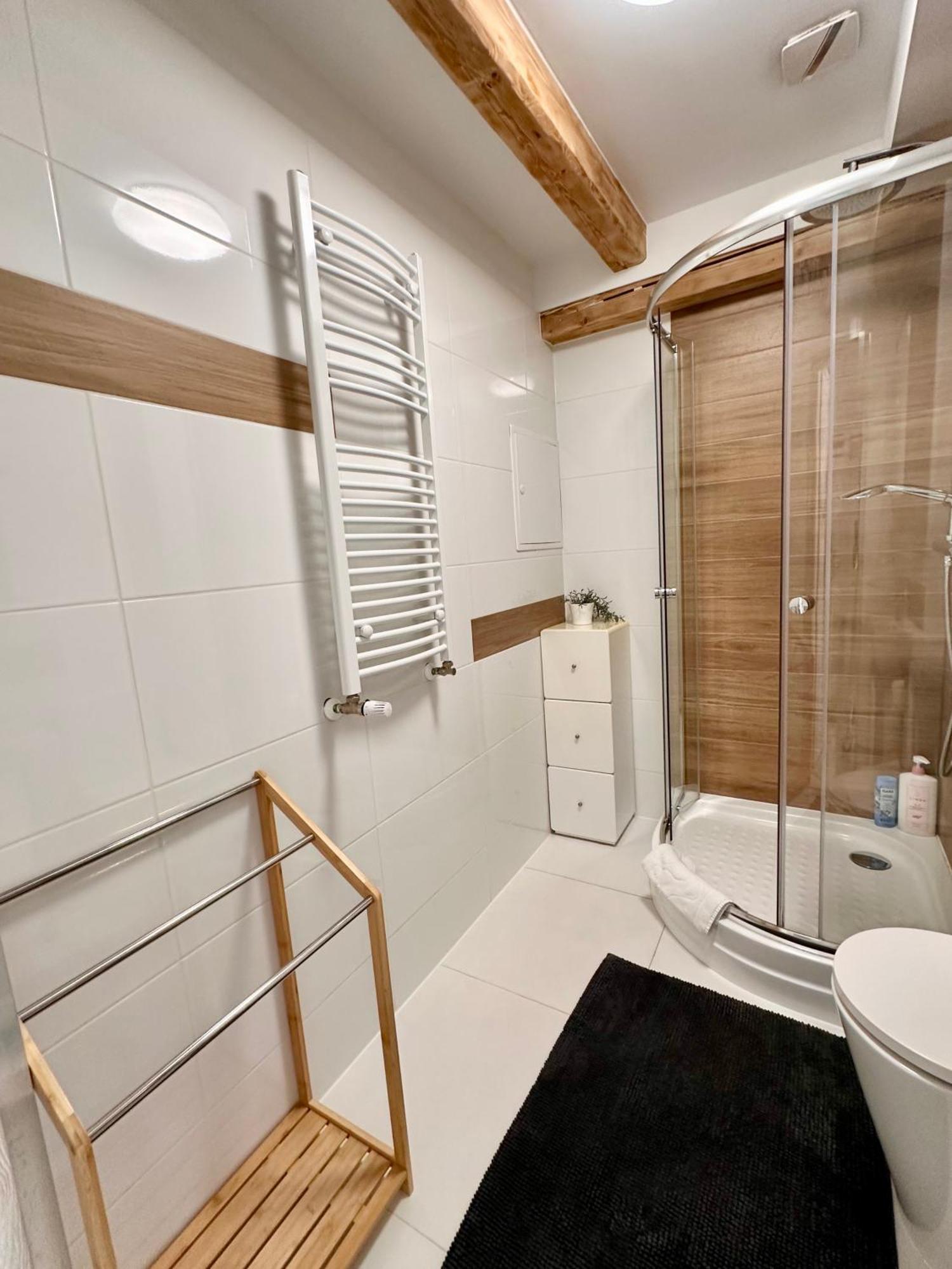 Klimatyczny Apartament Nr 8 Z Widokiem Na Gory Sowie Биелава Екстериор снимка